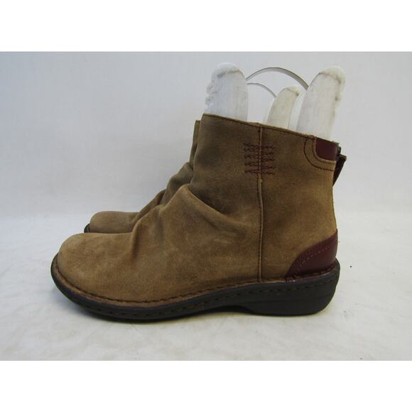 Clarks Womens Sz 7 M Brown Suede Zip Ankle Fashion Boots Bootie - Picture 1 of 11
